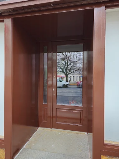 Eingangst&uuml;r Lackierung